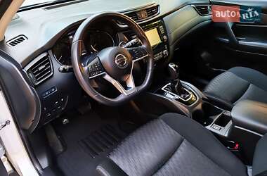 Позашляховик / Кросовер Nissan Rogue 2018 в 