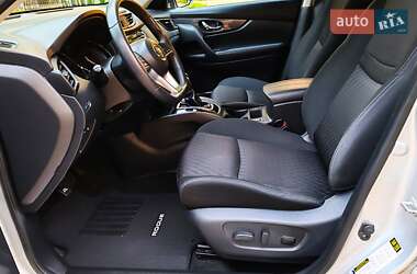 Позашляховик / Кросовер Nissan Rogue 2018 в 