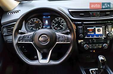Позашляховик / Кросовер Nissan Rogue 2018 в 