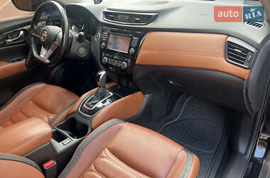 Внедорожник / Кроссовер Nissan Rogue 2017 в Киеве