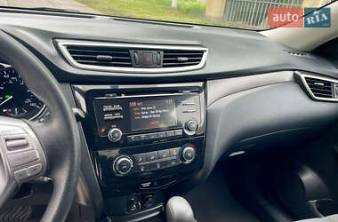 Внедорожник / Кроссовер Nissan Rogue 2016 в 