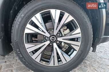 Внедорожник / Кроссовер Nissan Rogue 2022 в 