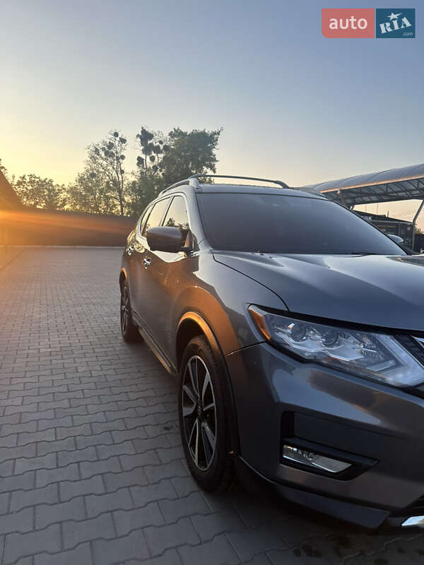 Позашляховик / Кросовер Nissan Rogue 2018 в Полонному