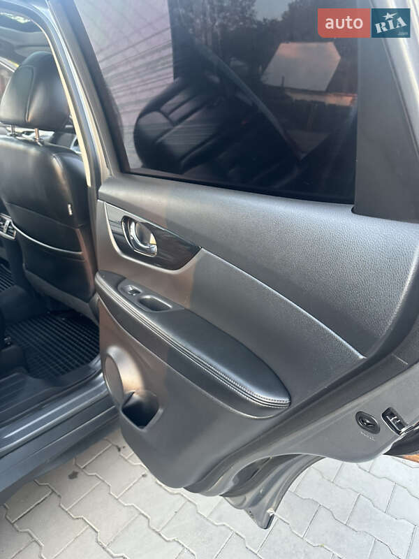 Позашляховик / Кросовер Nissan Rogue 2018 в Полонному