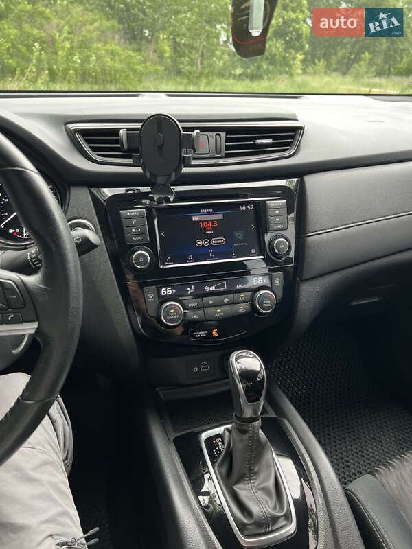Внедорожник / Кроссовер Nissan Rogue 2018 в Горишних Плавнях