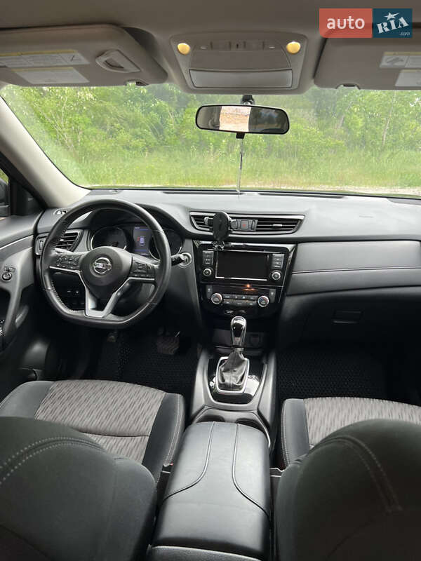 Внедорожник / Кроссовер Nissan Rogue 2018 в Горишних Плавнях