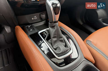 Внедорожник / Кроссовер Nissan Rogue 2019 в 