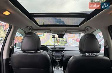 Внедорожник / Кроссовер Nissan Rogue 2017 в 
