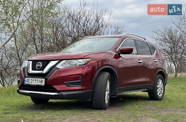 Внедорожник / Кроссовер Nissan Rogue 2018 в Каменском