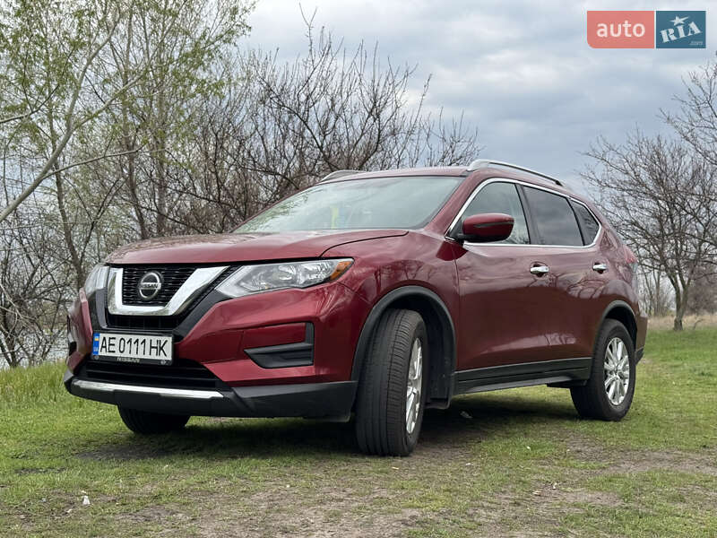 Позашляховик / Кросовер Nissan Rogue 2018 в 