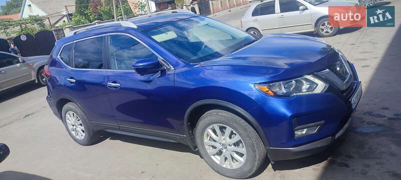 Позашляховик / Кросовер Nissan Rogue 2018 в Мукачевому