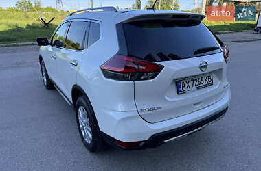 Позашляховик / Кросовер Nissan Rogue 2018 в 