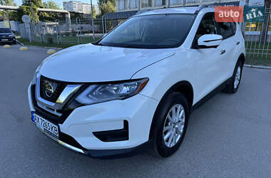 Позашляховик / Кросовер Nissan Rogue 2018 в 