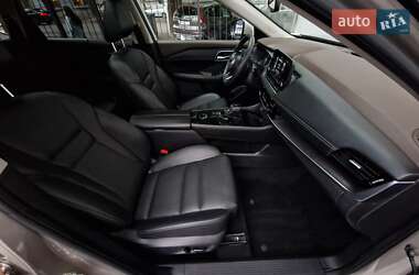 Внедорожник / Кроссовер Nissan Rogue 2021 в 
