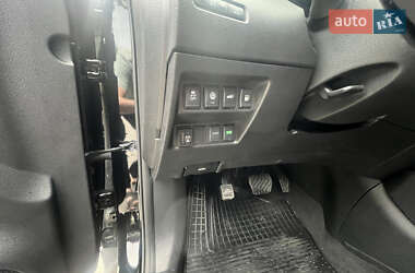 Внедорожник / Кроссовер Nissan Rogue 2019 в 