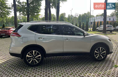 Внедорожник / Кроссовер Nissan Rogue 2015 в 