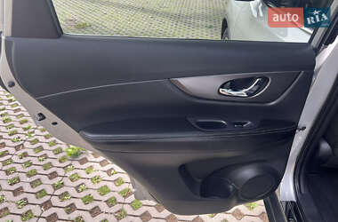 Внедорожник / Кроссовер Nissan Rogue 2015 в 