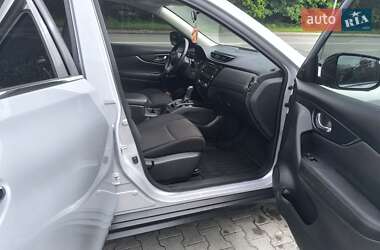Внедорожник / Кроссовер Nissan Rogue 2018 в 