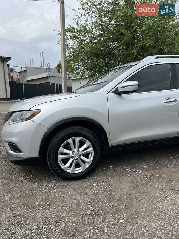 Позашляховик / Кросовер Nissan Rogue 2015 в Кривому Розі
