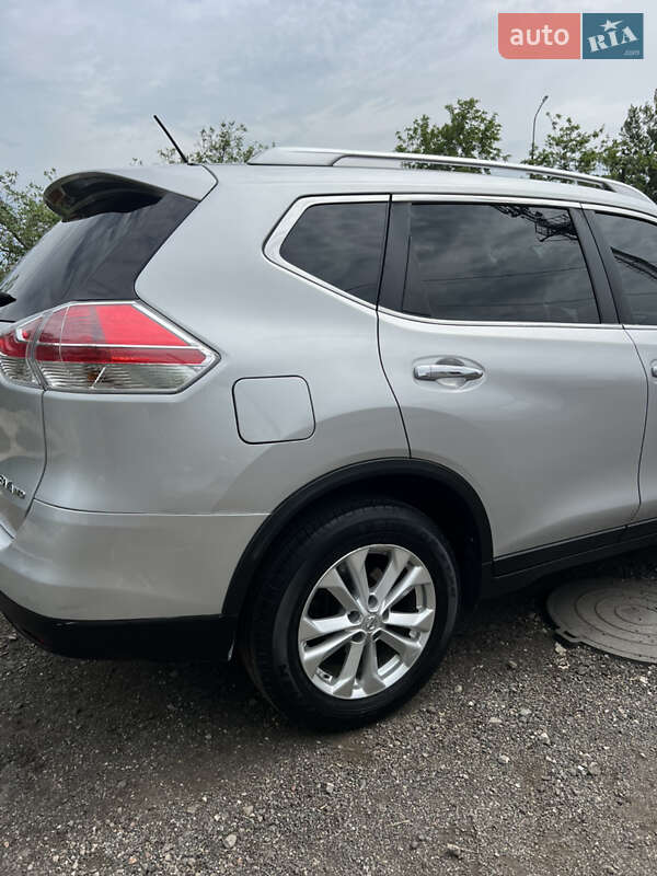 Позашляховик / Кросовер Nissan Rogue 2015 в Кривому Розі