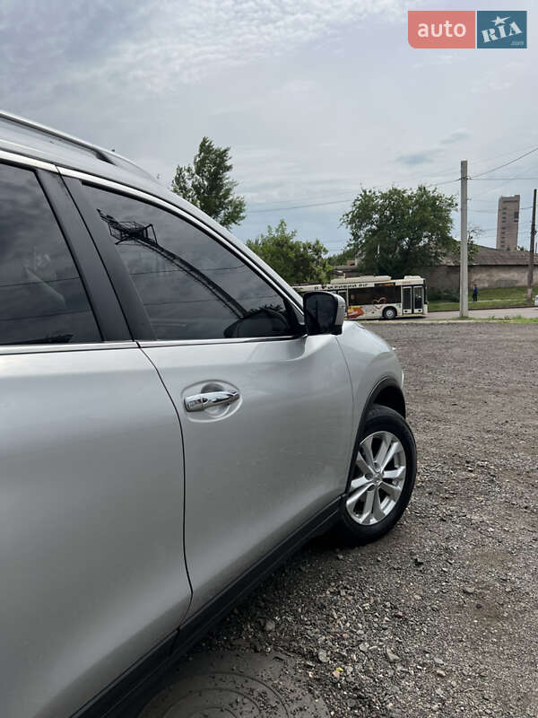 Позашляховик / Кросовер Nissan Rogue 2015 в Кривому Розі