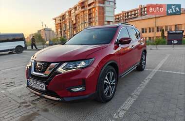 Внедорожник / Кроссовер Nissan Rogue 2017 в Черновцах
