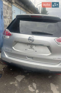 Внедорожник / Кроссовер Nissan Rogue 2016 в 