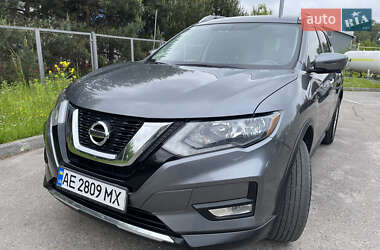 Позашляховик / Кросовер Nissan Rogue 2016 в 