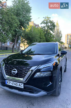 Позашляховик / Кросовер Nissan Rogue 2022 в 