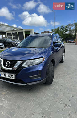 Внедорожник / Кроссовер Nissan Rogue 2017 в 