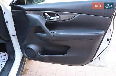 Внедорожник / Кроссовер Nissan Rogue 2016 в 