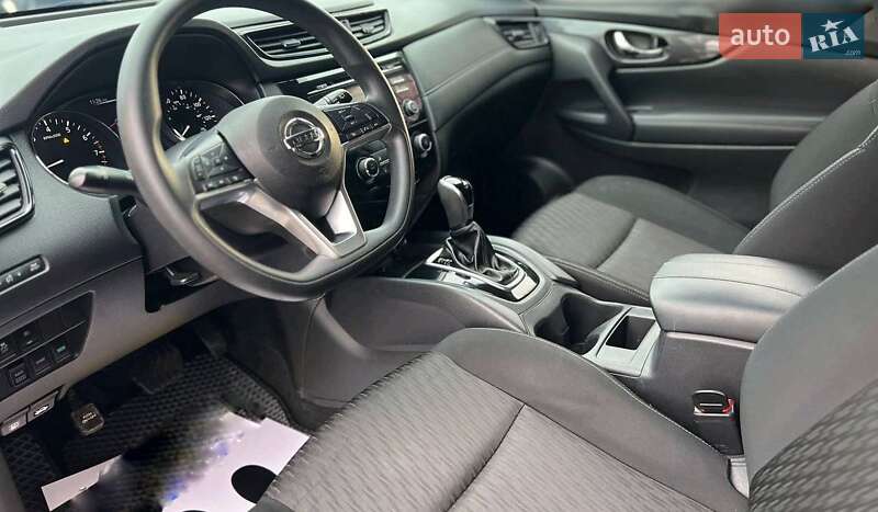 Внедорожник / Кроссовер Nissan Rogue 2016 в Ивано-Франковске
