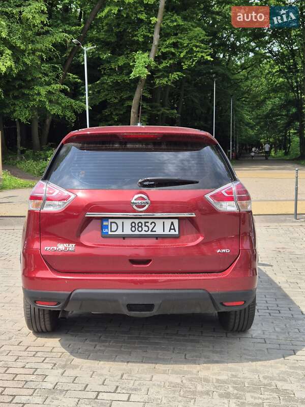 Позашляховик / Кросовер Nissan Rogue 2016 в Львові