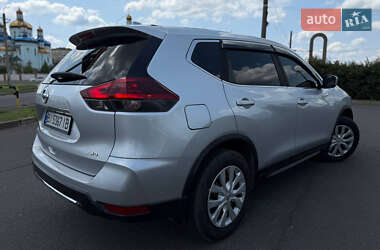 Внедорожник / Кроссовер Nissan Rogue 2017 в 