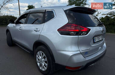Внедорожник / Кроссовер Nissan Rogue 2017 в 