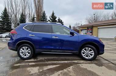 Внедорожник / Кроссовер Nissan Rogue 2018 в 