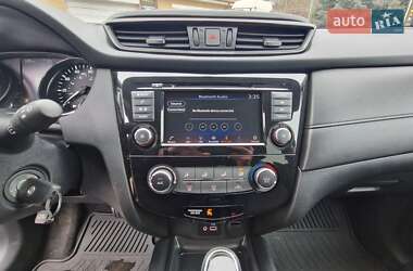 Внедорожник / Кроссовер Nissan Rogue 2018 в 