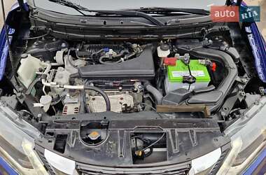 Внедорожник / Кроссовер Nissan Rogue 2018 в 