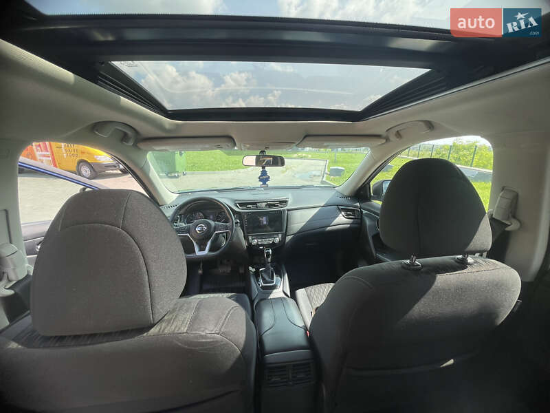 Позашляховик / Кросовер Nissan Rogue 2017 в Рівному
