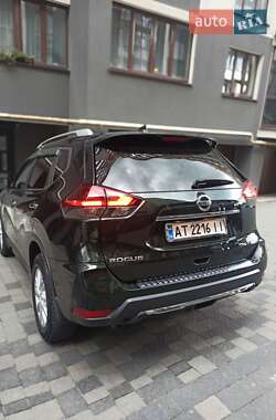 Внедорожник / Кроссовер Nissan Rogue 2018 в 