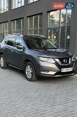 Внедорожник / Кроссовер Nissan Rogue 2016 в 