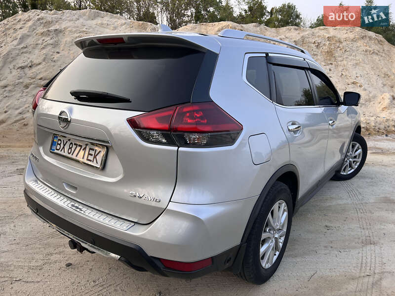 Позашляховик / Кросовер Nissan Rogue 2017 в Славуті