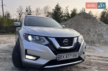 Внедорожник / Кроссовер Nissan Rogue 2017 в 