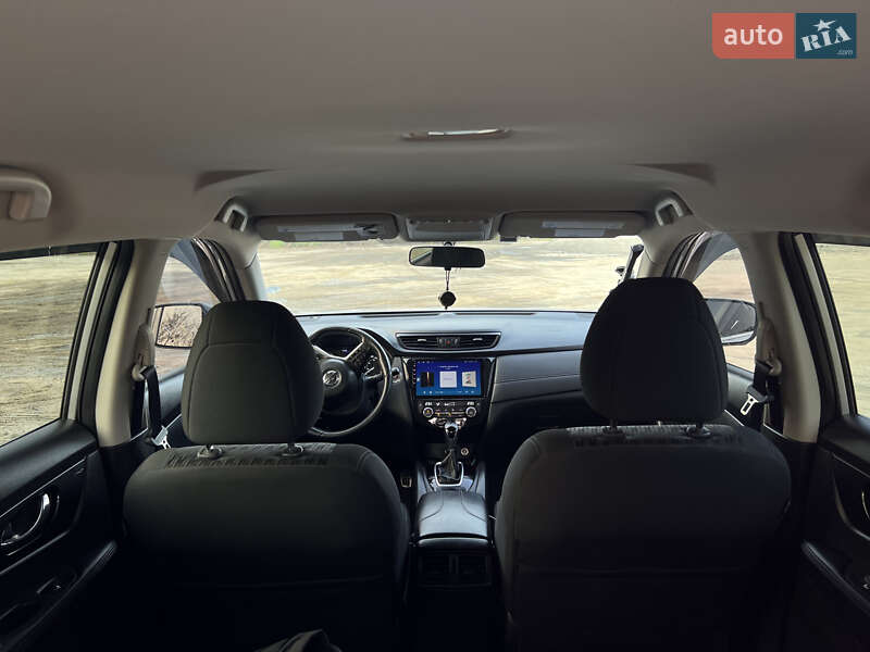 Позашляховик / Кросовер Nissan Rogue 2017 в Славуті