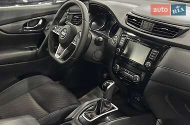 Позашляховик / Кросовер Nissan Rogue 2018 в 