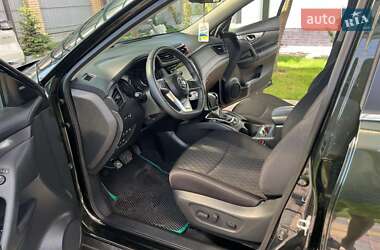 Позашляховик / Кросовер Nissan Rogue 2019 в 
