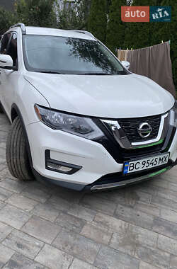 Позашляховик / Кросовер Nissan Rogue 2016 в 
