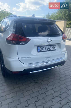 Позашляховик / Кросовер Nissan Rogue 2016 в 