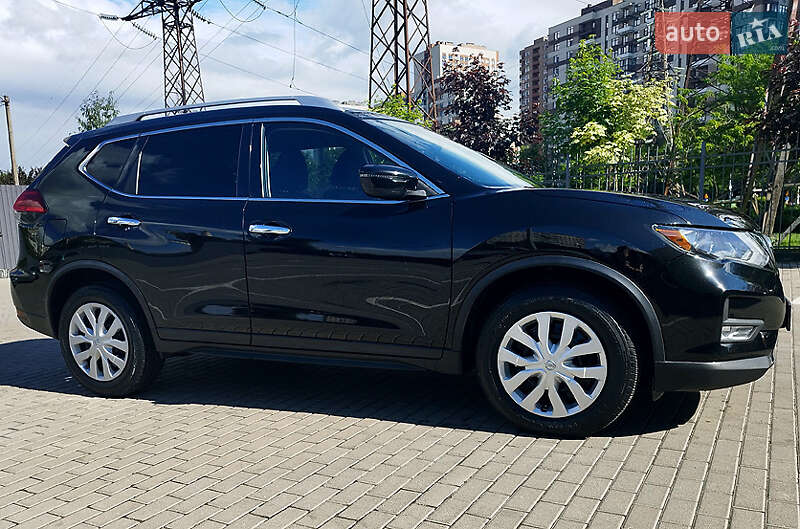 Позашляховик / Кросовер Nissan Rogue 2016 в Києві