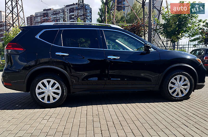 Позашляховик / Кросовер Nissan Rogue 2016 в Києві